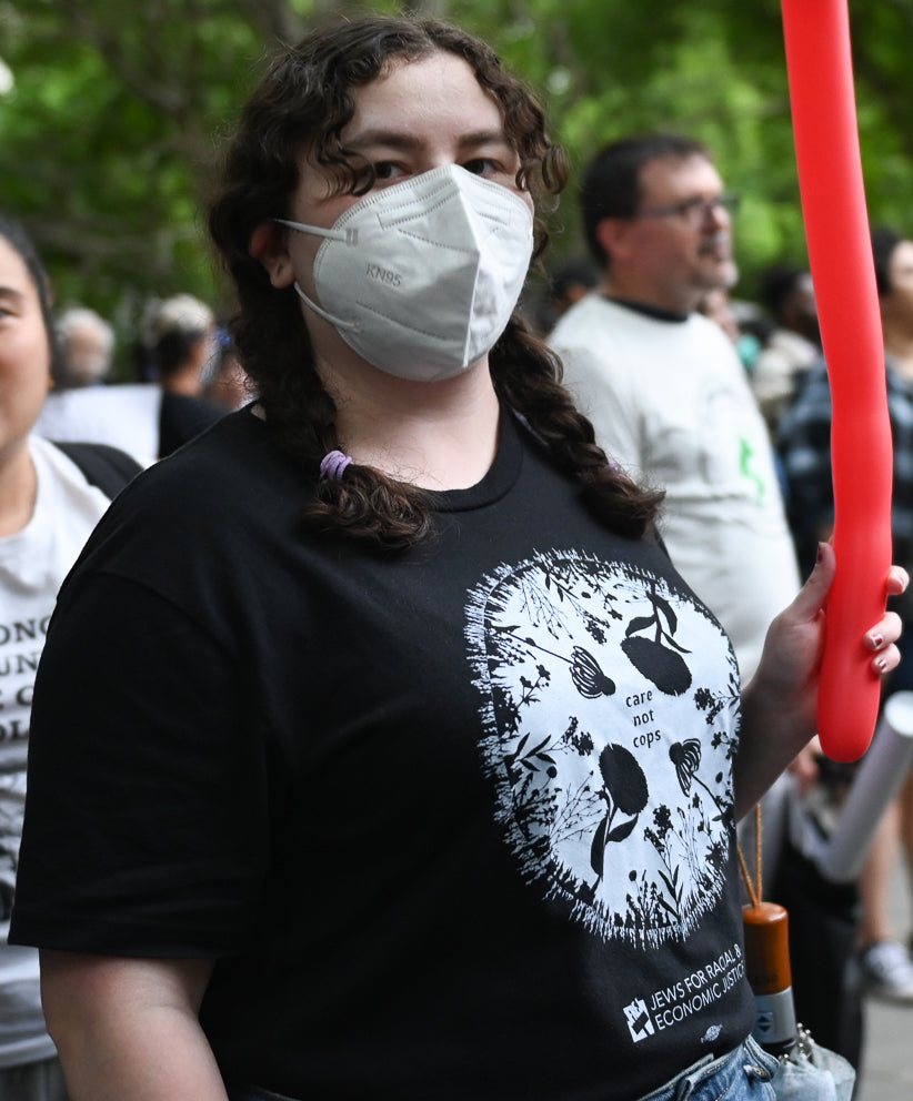 Unisex T-Shirt - care not cops